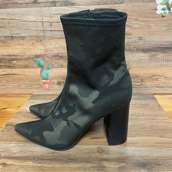 Jeffrey Campbell Green Camo Print Going Out Siren Ankle Sock Boot Sz 9.5 - Picture 6 of 11